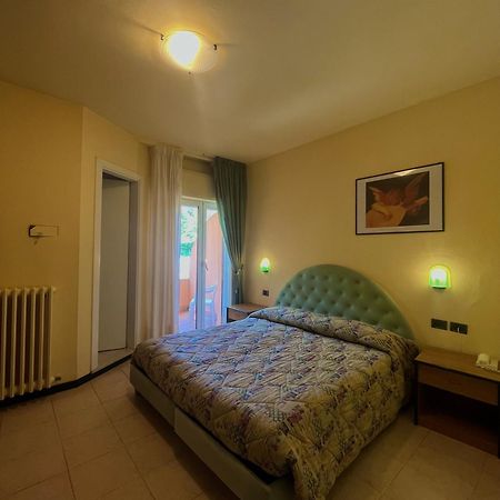 Hotel Ristorante Montenerone Apecchio Kültér fotó