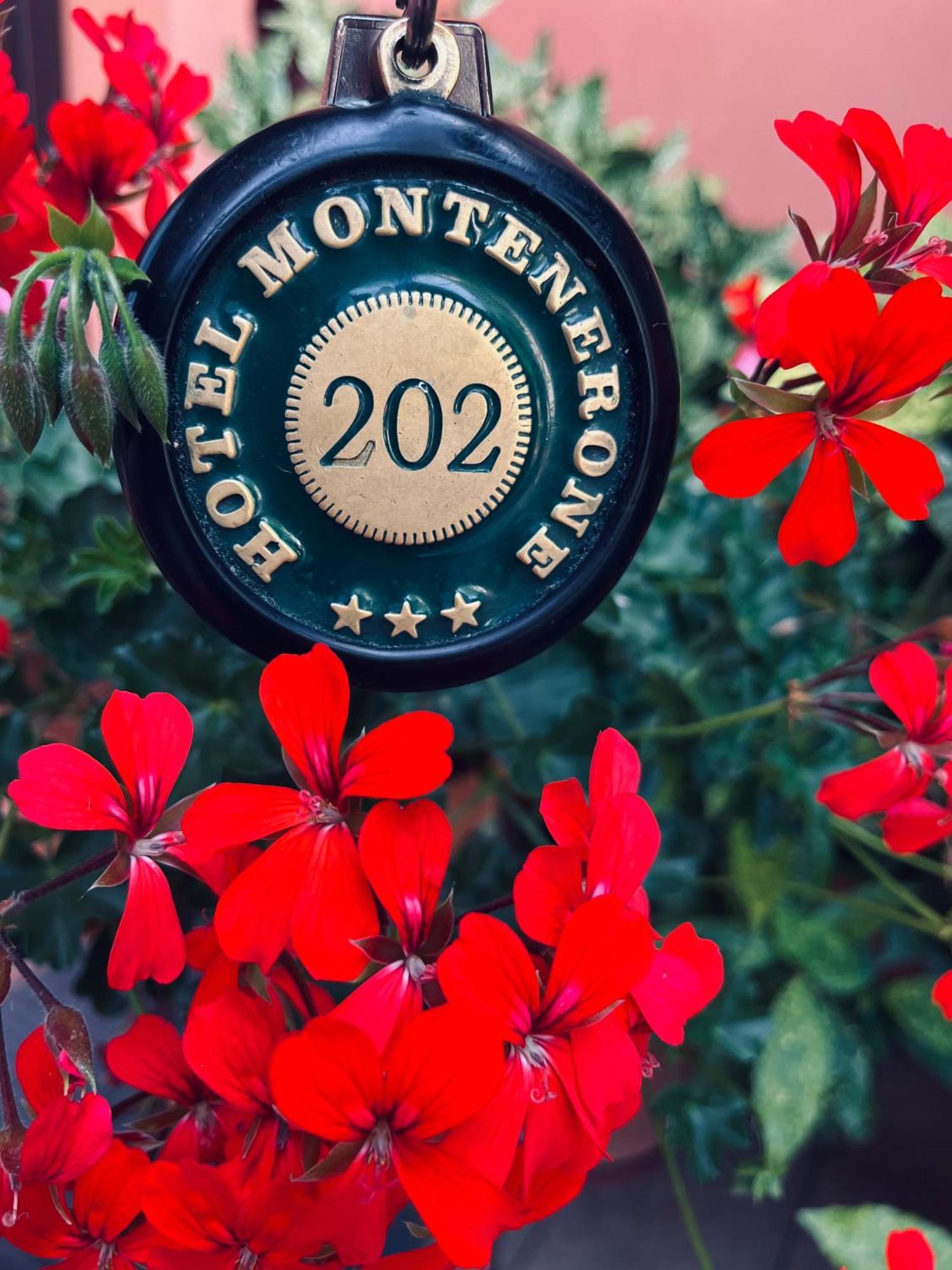Hotel Ristorante Montenerone Apecchio Kültér fotó