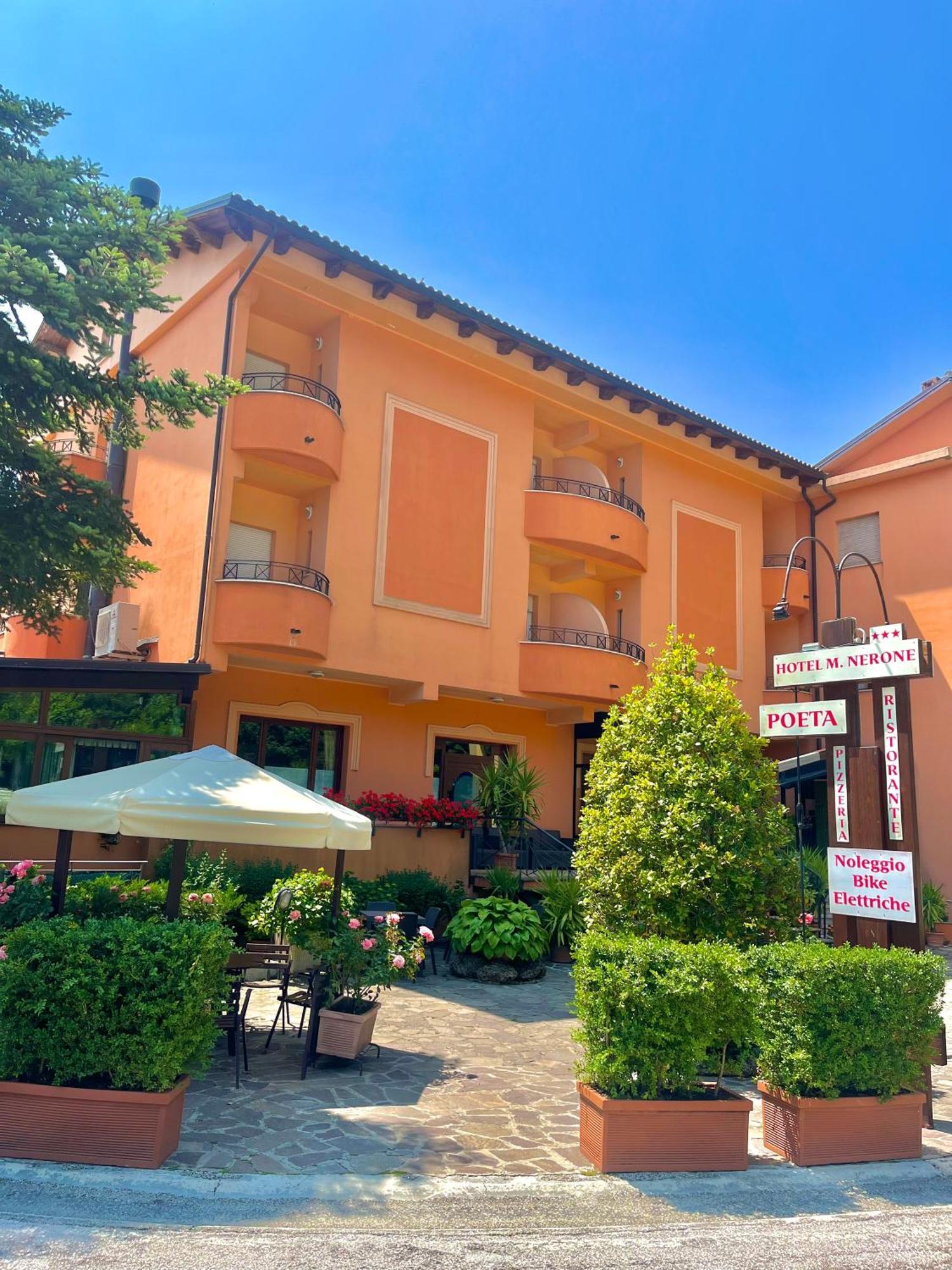 Hotel Ristorante Montenerone Apecchio Kültér fotó
